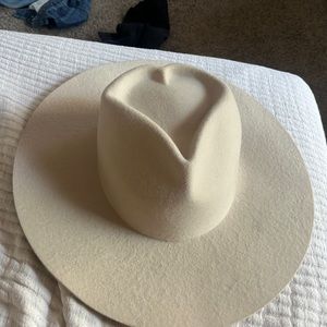 Peter Grimm felt hat with heart shape top